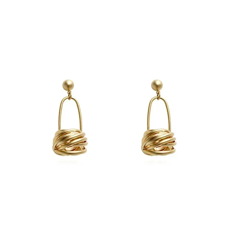 Minimalistic  with Matte Circle Knots,