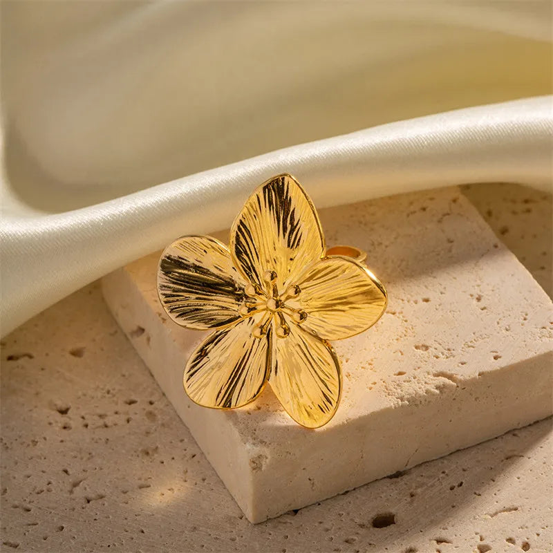 New Flower Ring